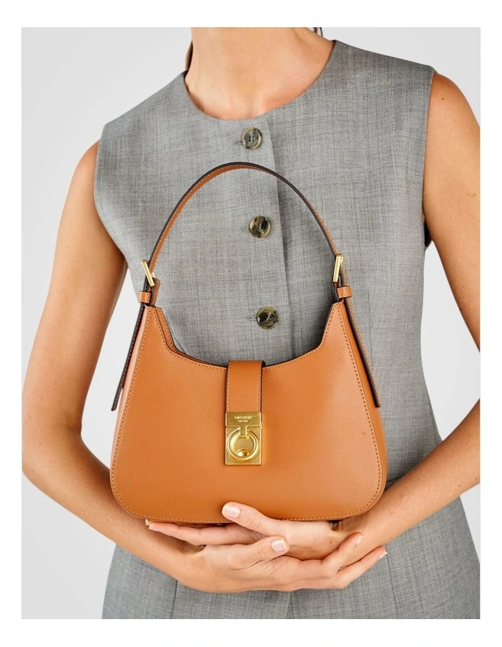 Yvonne Baguette Bag in Tan image 5