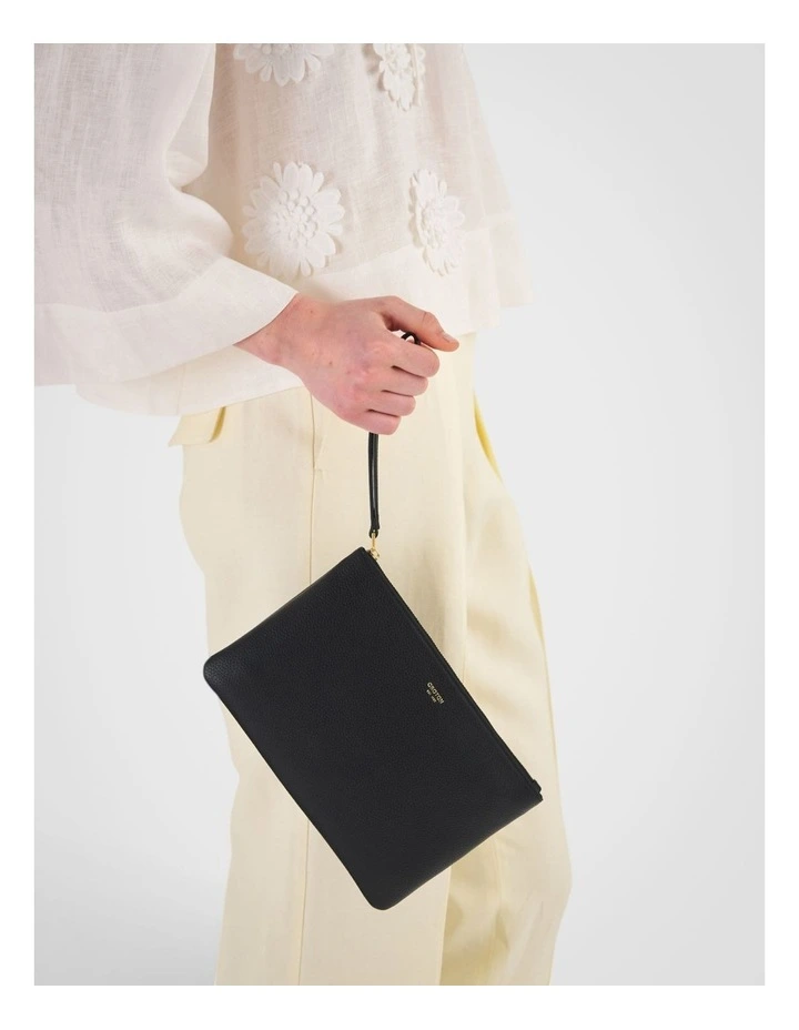 Eve Medium Pouch in Black image 6