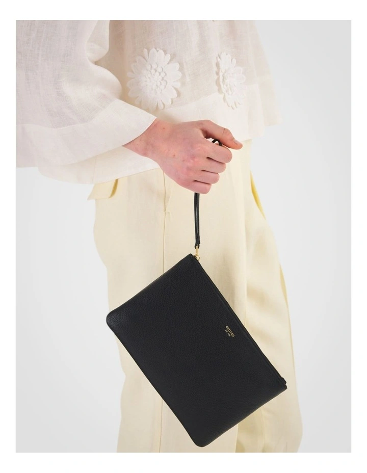 Eve Medium Pouch in Black image 6