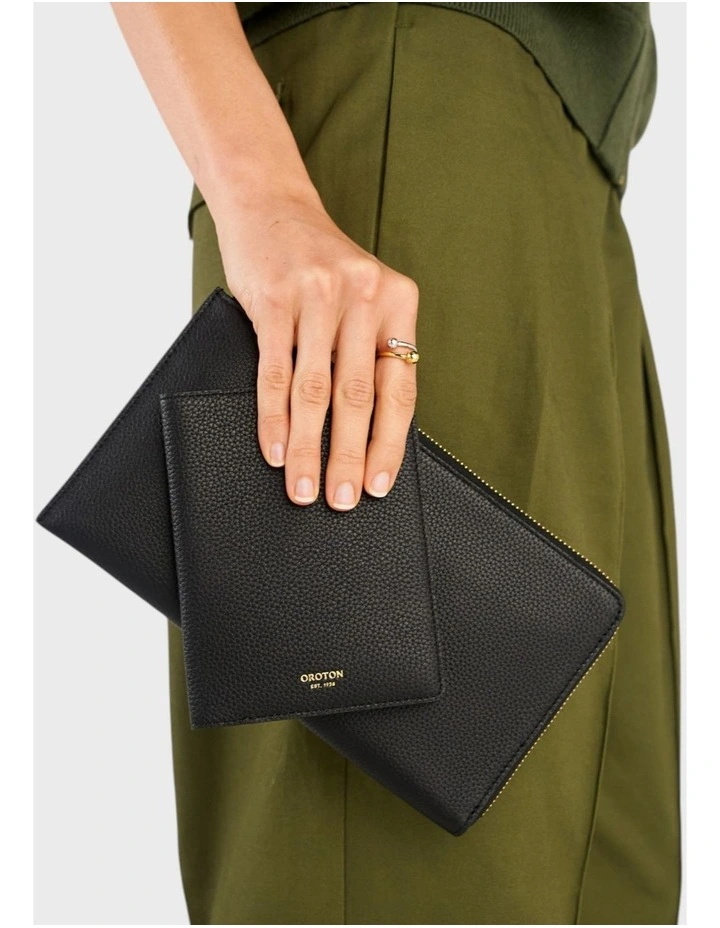 Eve Passport Cover in Black image 3