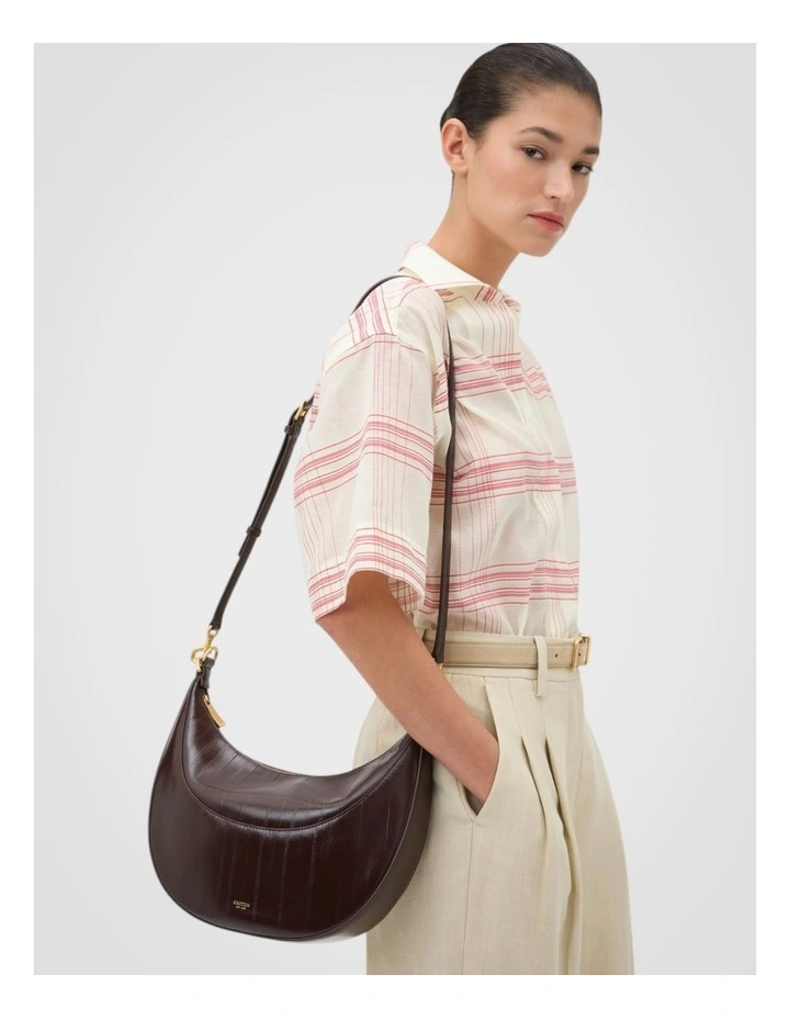 Florence Texture Medium Hobo in Mulberry image 4