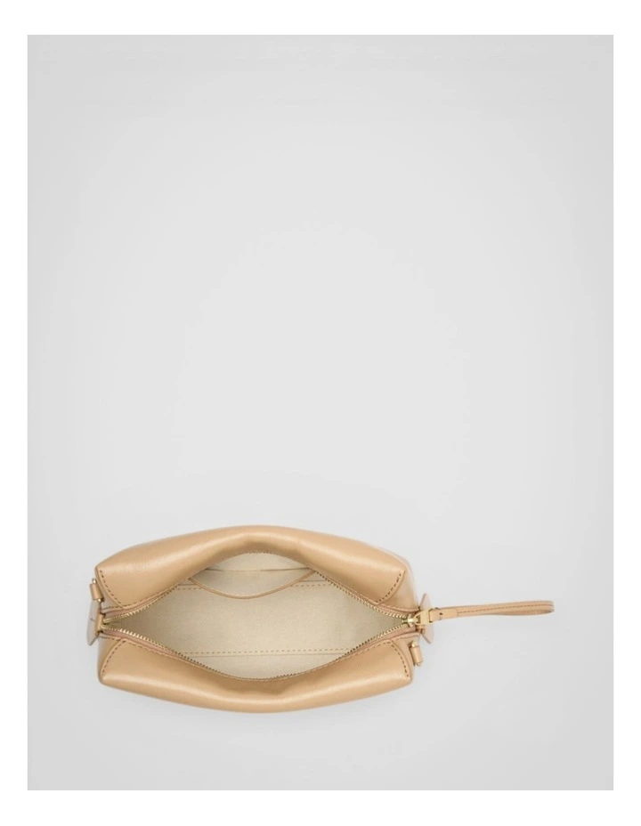 Breeze Crackle Camera Bag in Pale Camel image 3