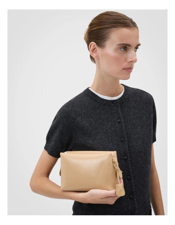 Breeze Crackle Camera Bag in Pale Camel image 4