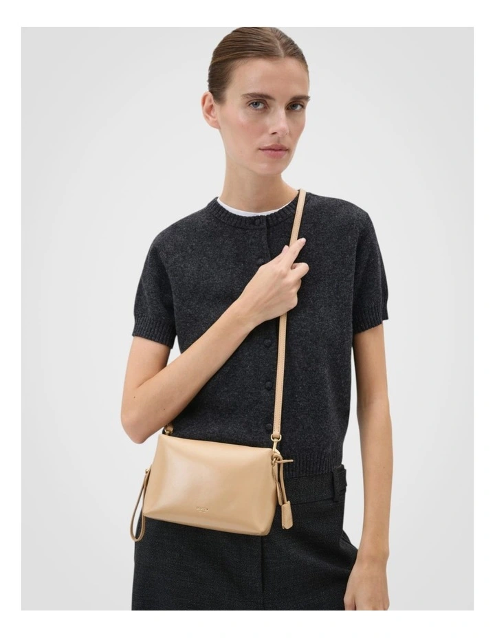 Breeze Crackle Camera Bag in Pale Camel image 5