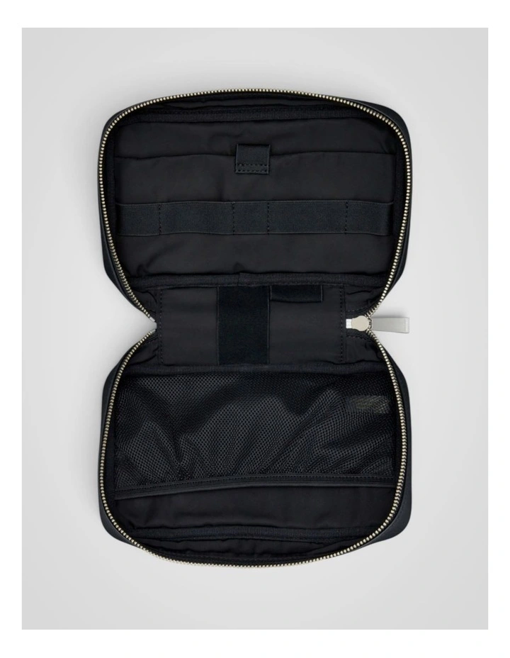 Oscar Pebble Tech Case in Black image 3