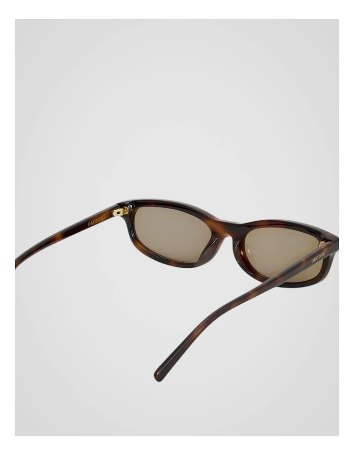 Finch Sunglasses in Signature Tort image 2