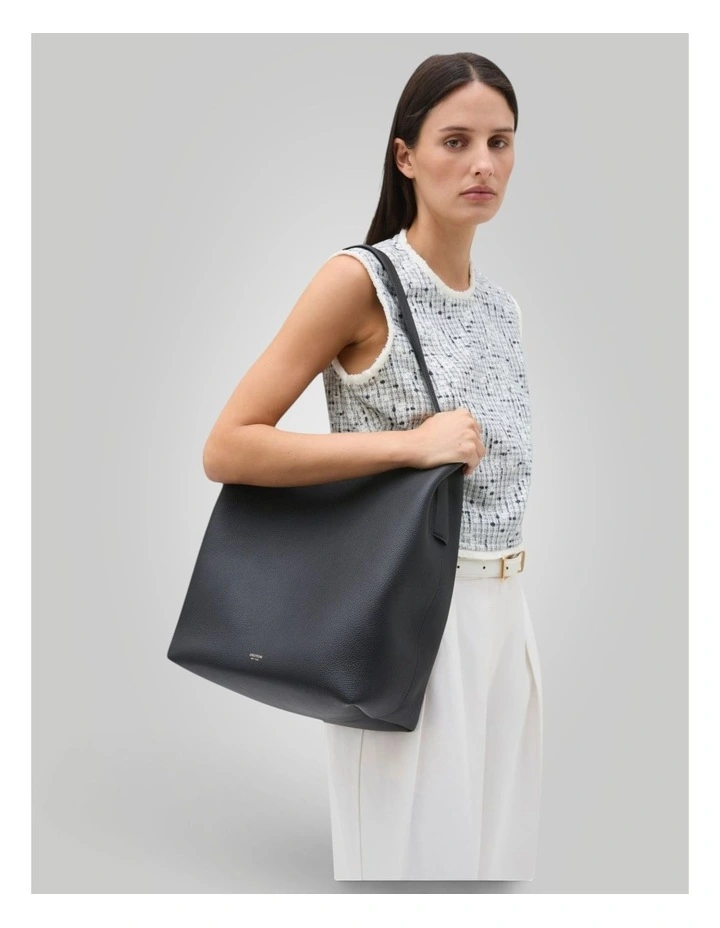 Alba Pebble Hobo in Black image 5
