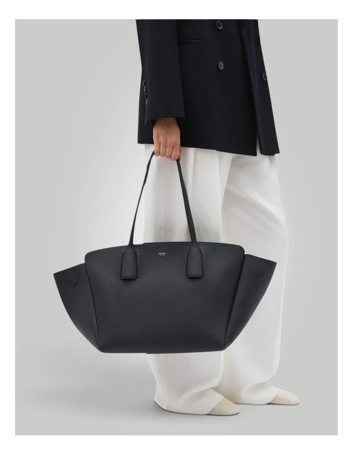 Alba Pebble Medium Tote in Black image 4