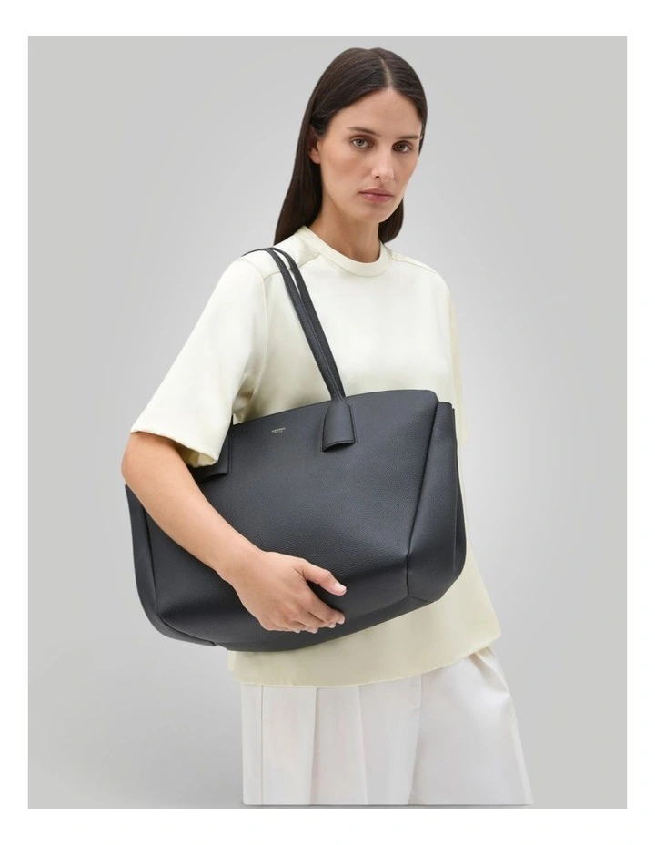 Alba Pebble Medium Tote in Black image 5