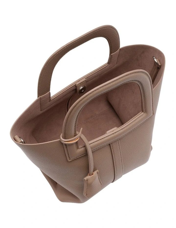 Leo Crossbody Bag in Nutmeg image 5