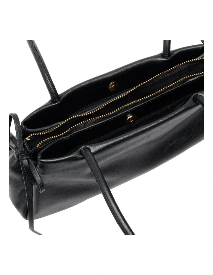 Elise Shoulder Bag In Black image 4