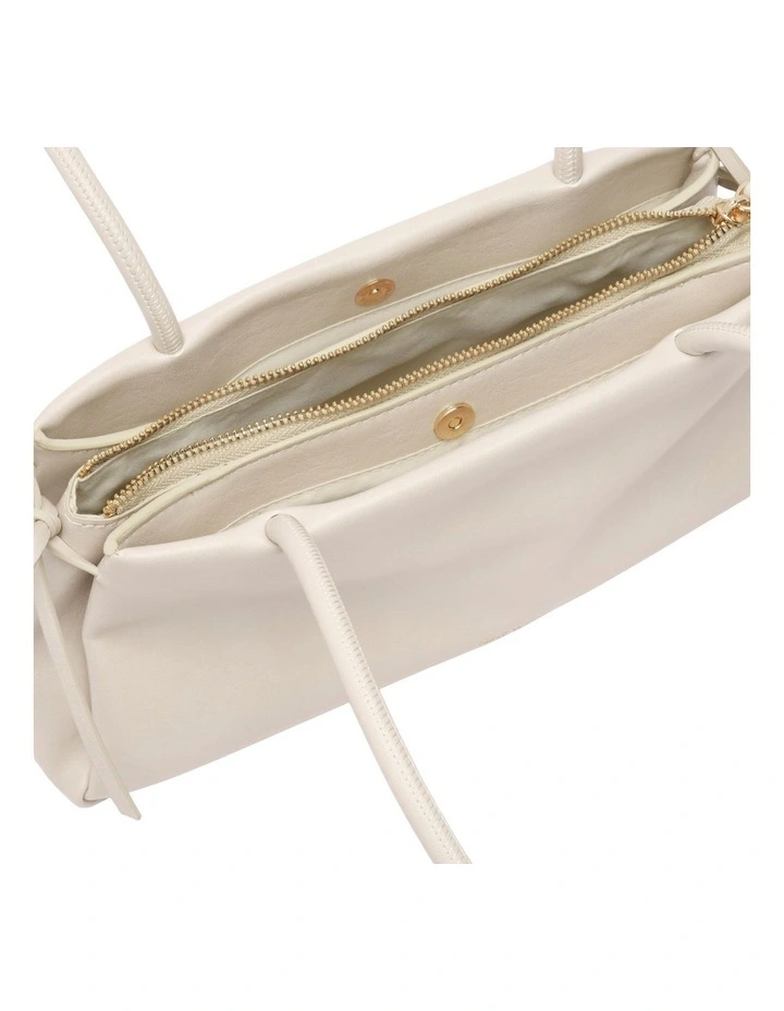 Elise Shoulder Bag In Cream image 4
