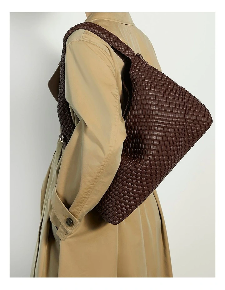 Deliberate L Woven Slouch Bag in Chocolate image 2