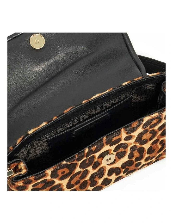 Chelsea Shoulder Bag in Leopard image 4