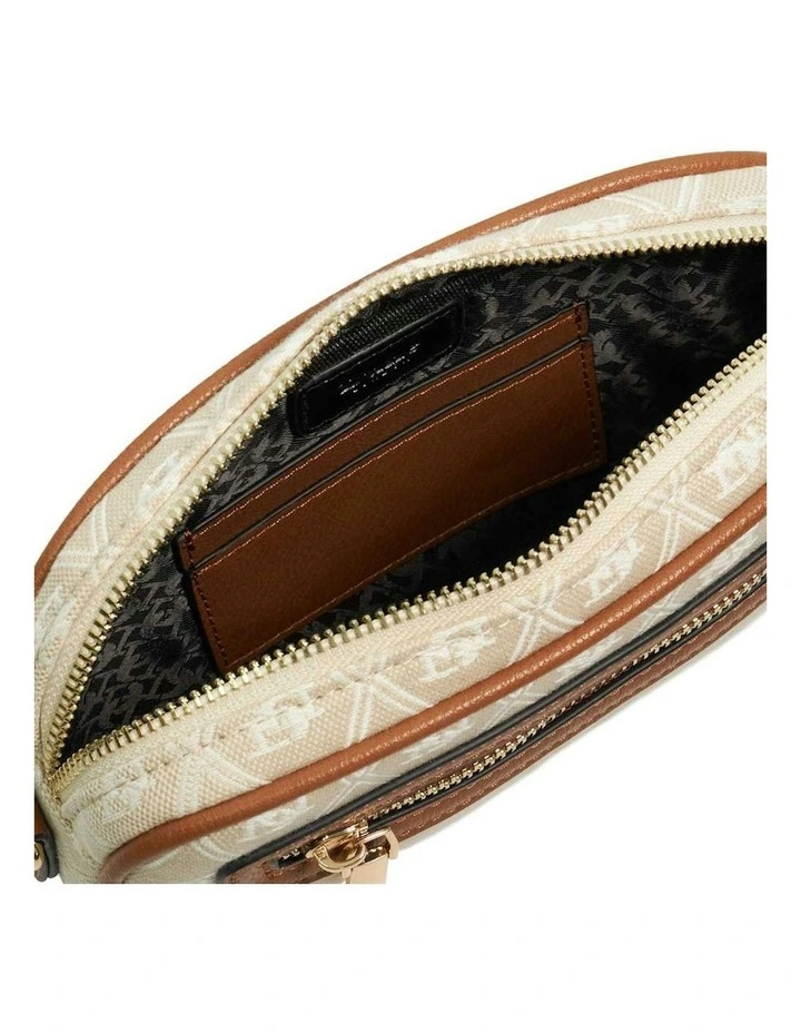 Kashao Camera Bag in Natural image 3