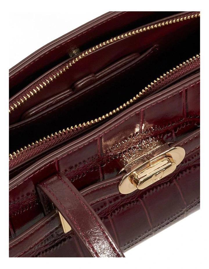 Depend Shoulder Bag in Burgundy image 4