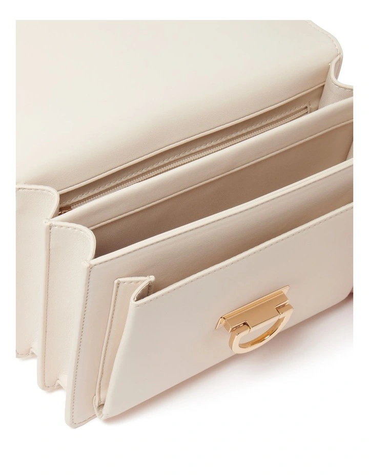 Signature Cassandra Chain Shoulder Bag in Natural image 2