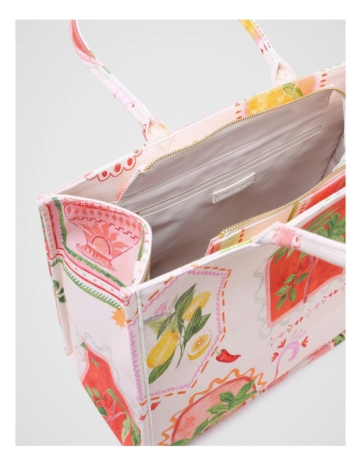 Almada Holiday Tote in Multi image 3