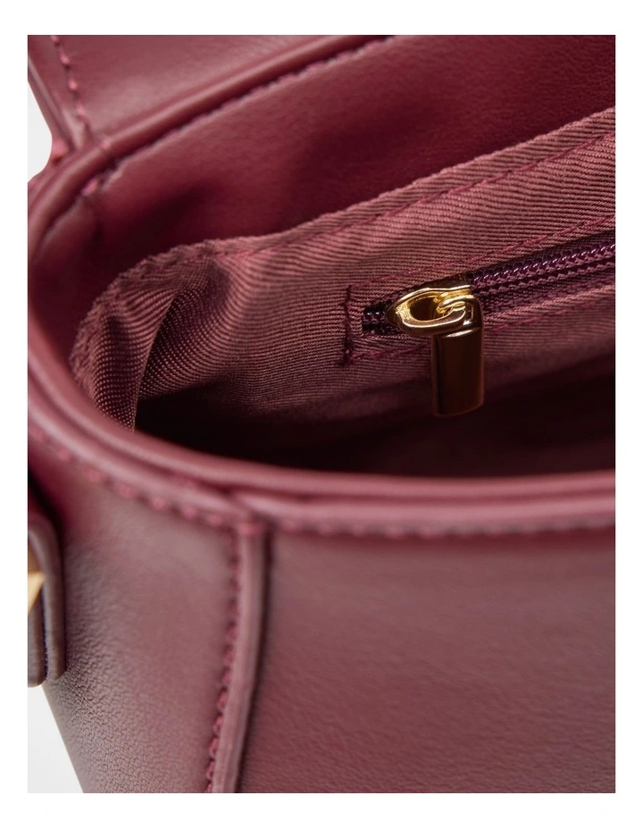 Carly Curve Lock Shoulder Bag in Red image 3