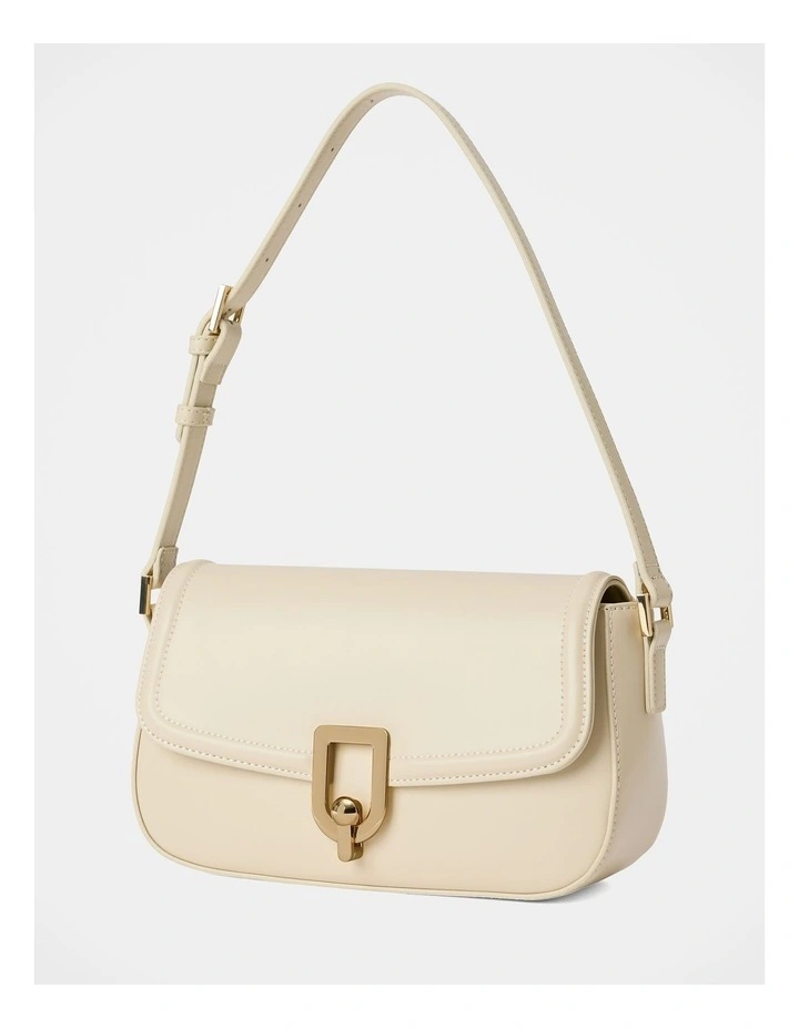 Carly Curve Lock Shoulder Bag in Cream image 4