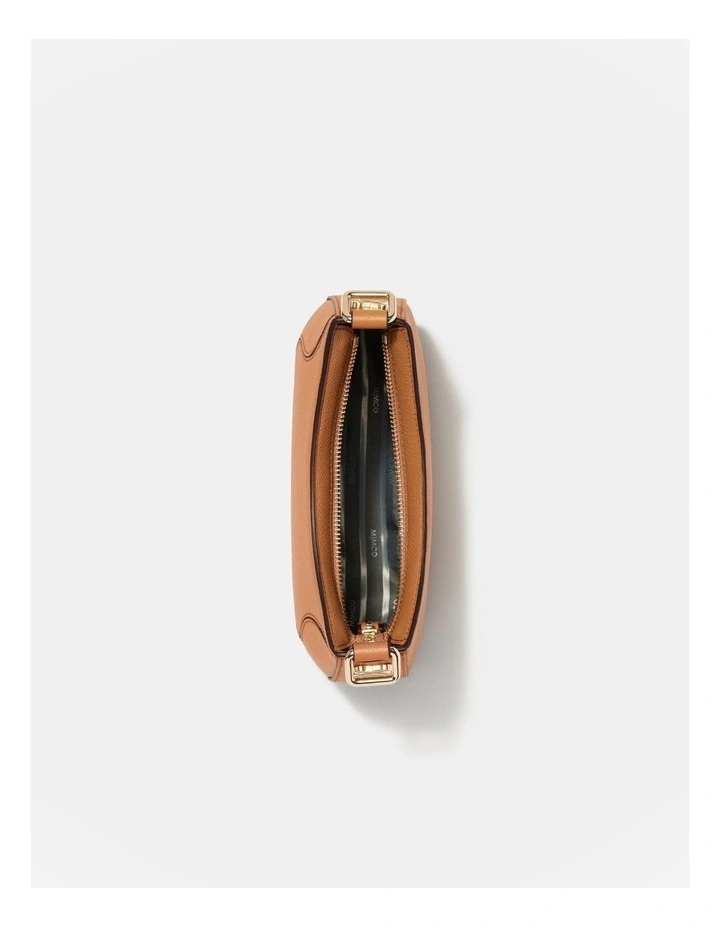 Betsy Shoulder Bag in Caramel image 7