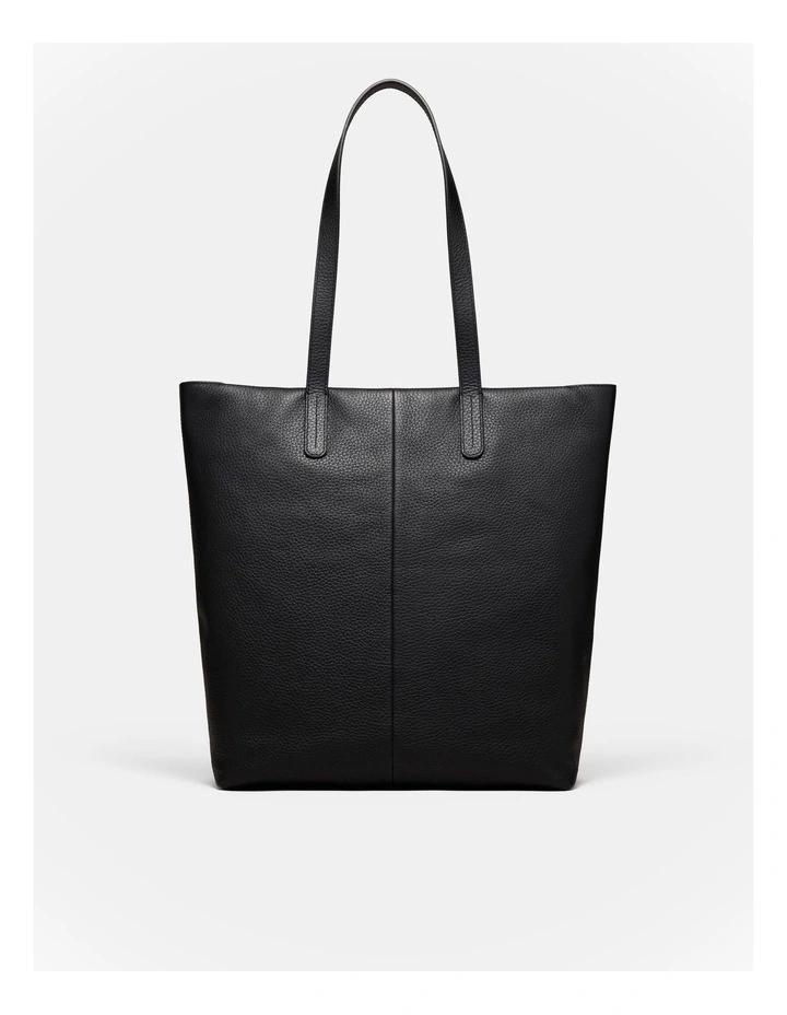 Bay Tote Bag in Black image 5