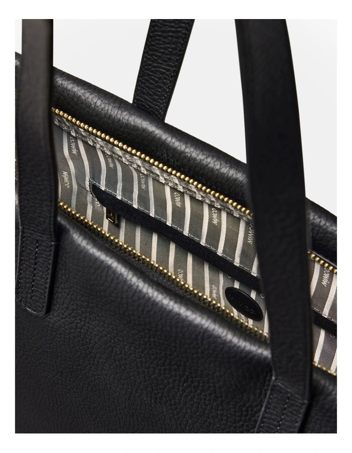 Bay Tote Bag in Black image 7