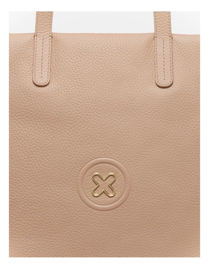 Bay Tote Bag in Almond image 6
