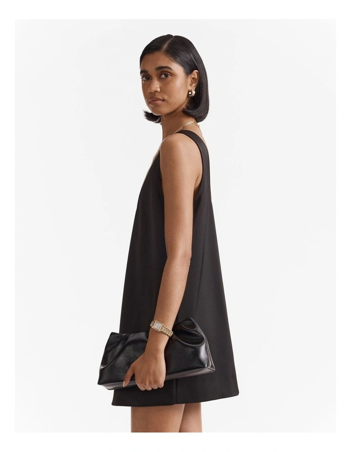 The Clutch Bag in Black image 4