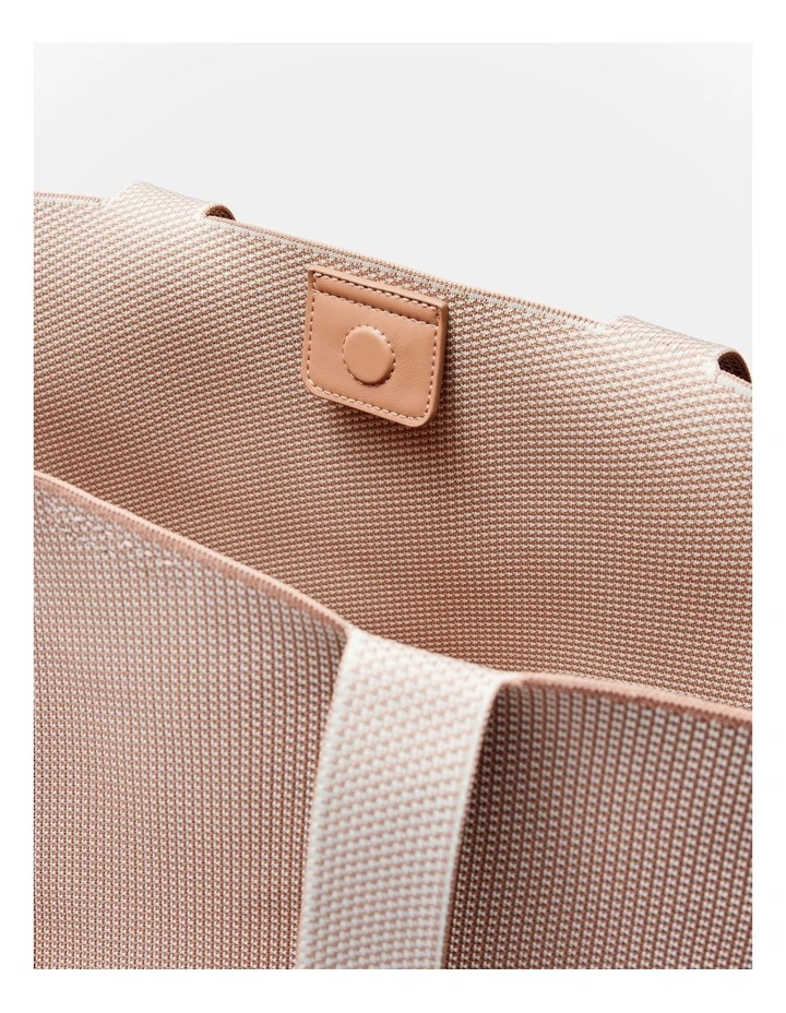 Blondie Basket Tote Bag in Fawn image 6