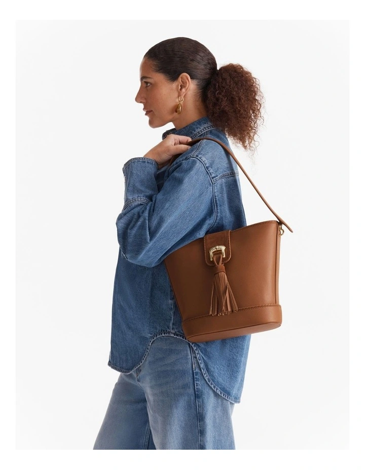 Cedar Bucket Bag in Tobacco image 2