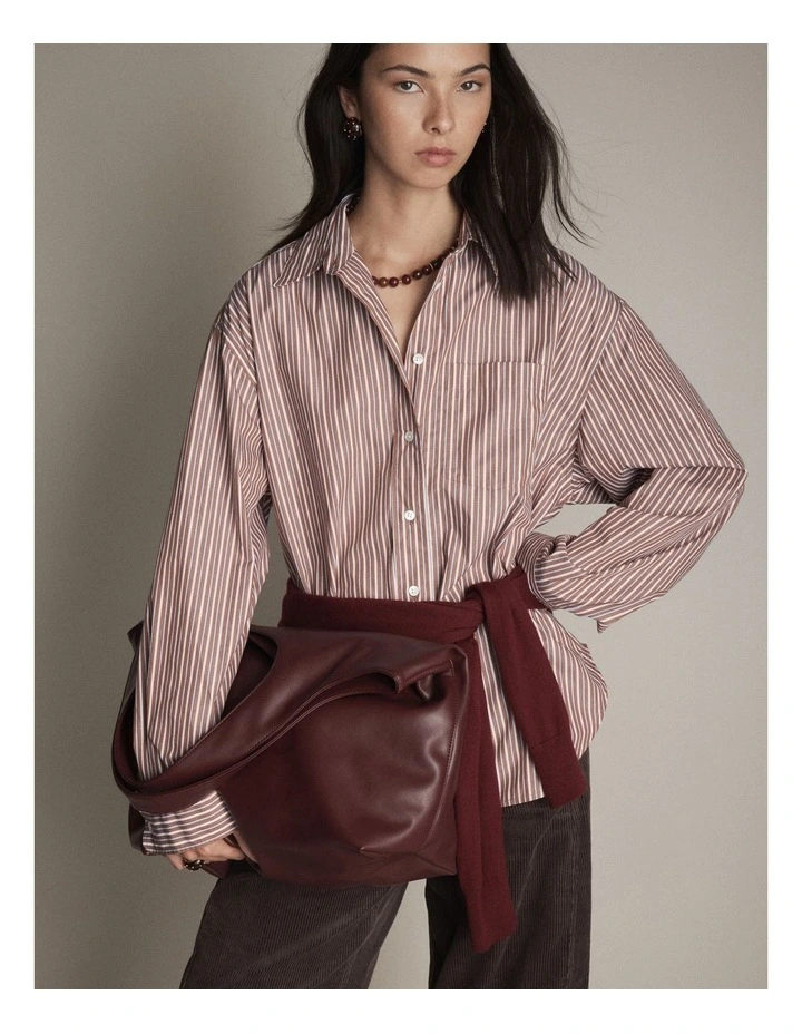 Brittany Tote Bag in Merlot image 4