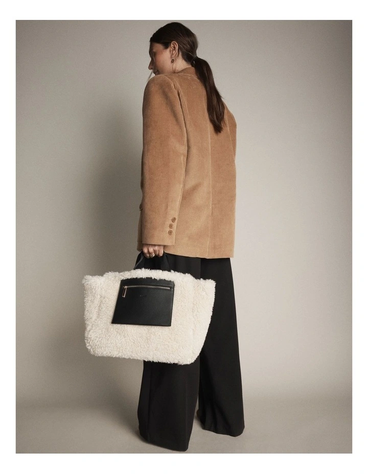 Sutton Tote Bag in Black image 4