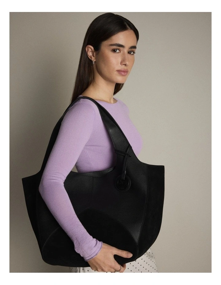 Calypso Tote Bag in Black image 2