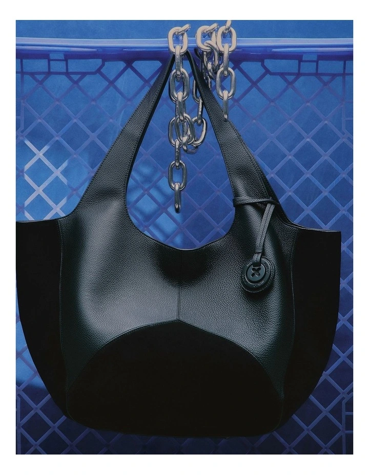 Calypso Tote Bag in Black image 4