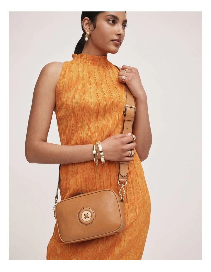 Mim Mazing Crossbody Bag in Caramel image 7