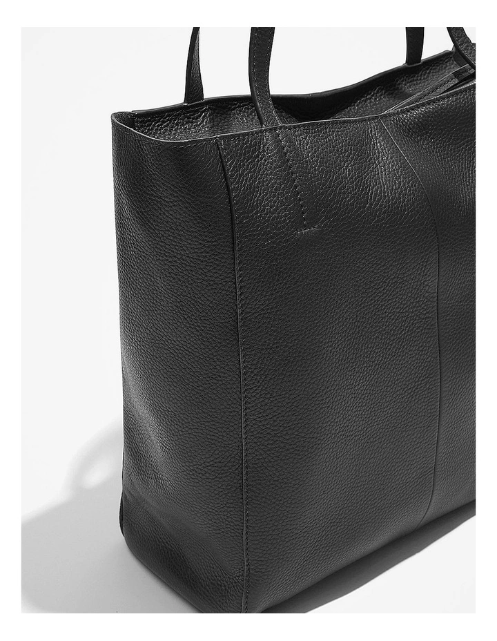 Heritage Leather Shopper in Black image 3
