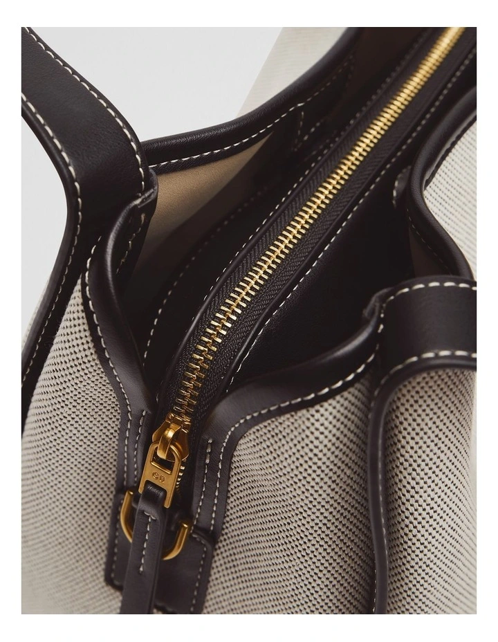 Middle Zip Crossbody Bag in Black image 4
