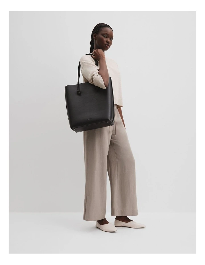 Agnes Carry All Tote in Black image 2
