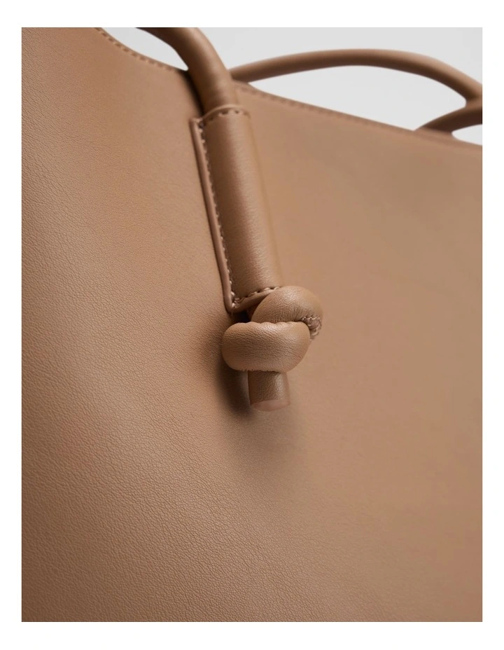 Agnes Carry All Tote in Caramel image 3