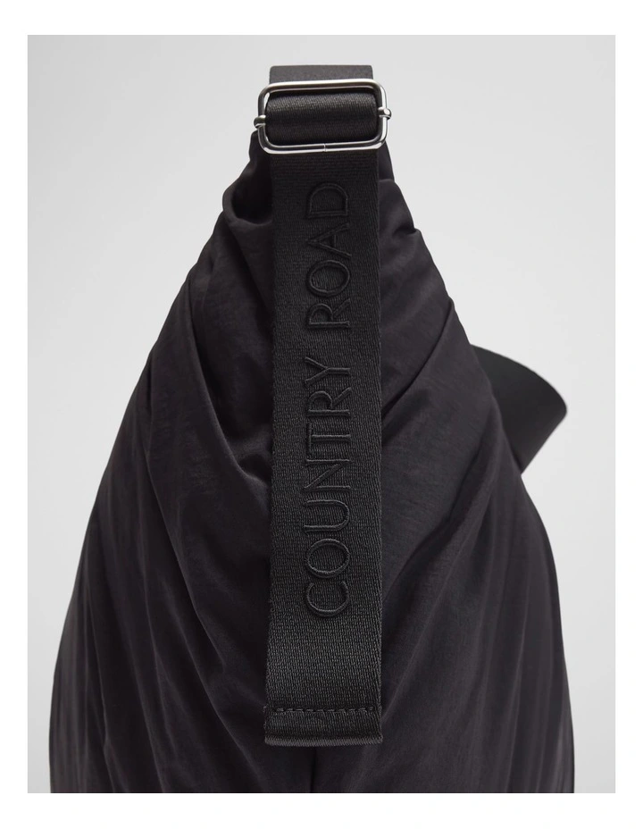 Cassie Hobo Bag in Black image 4