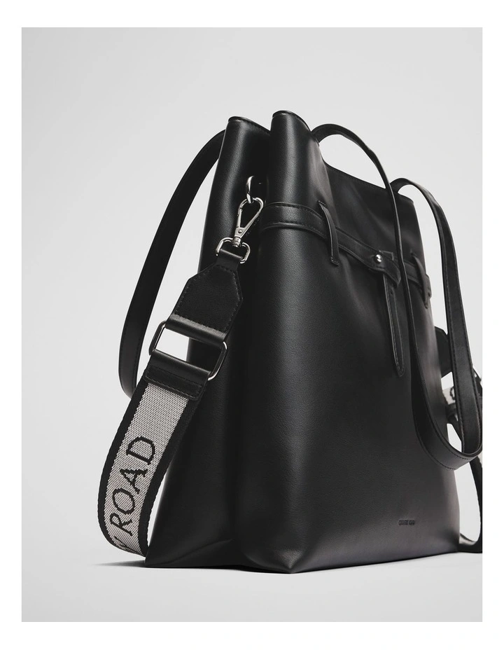 Sadie Shoulder Bag in Black image 4