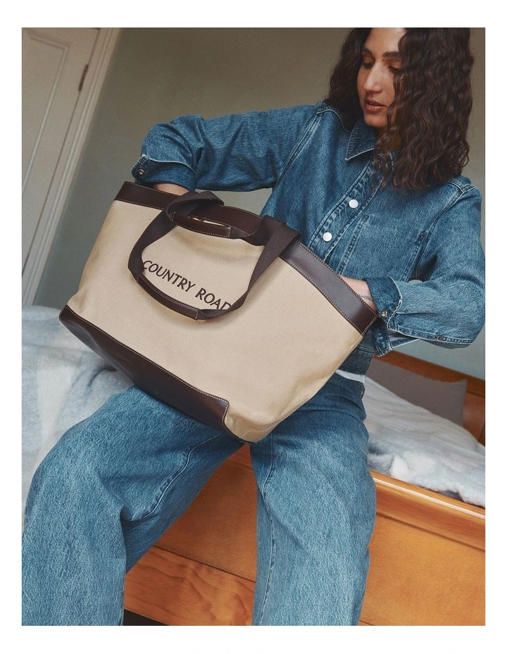 Country Road Essential Tote in Camel image 2