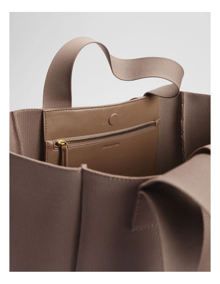 Knit Shopper in Buff image 3