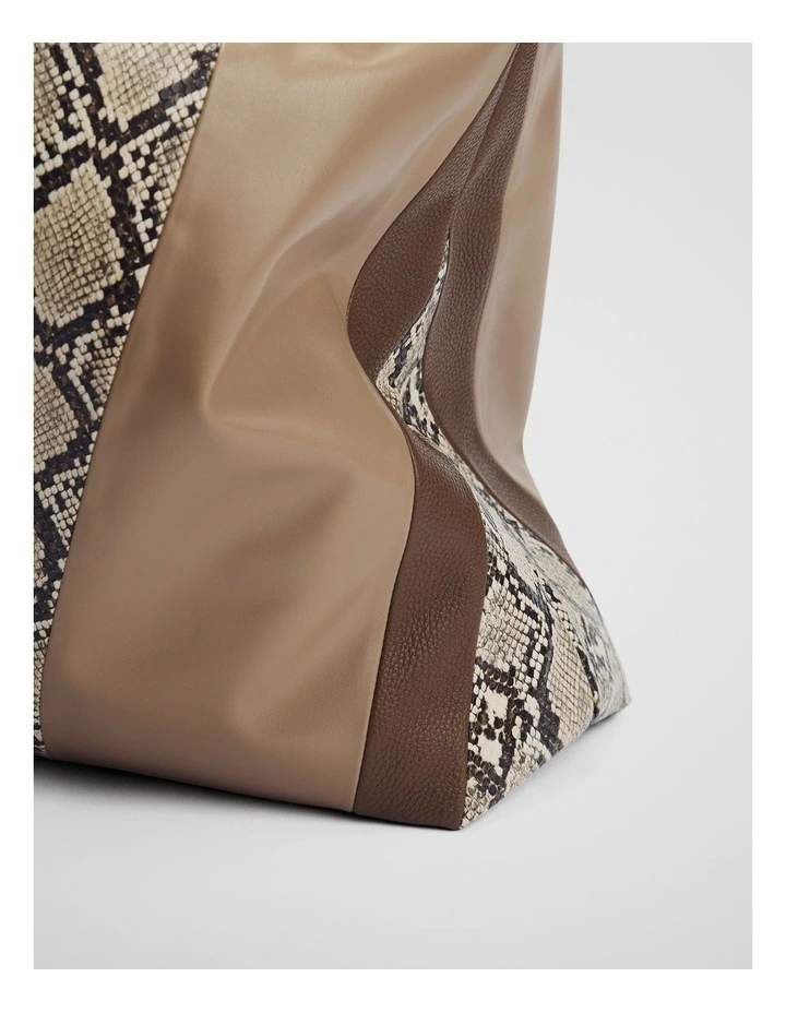 Cr Hobo Shopper in Multi image 2