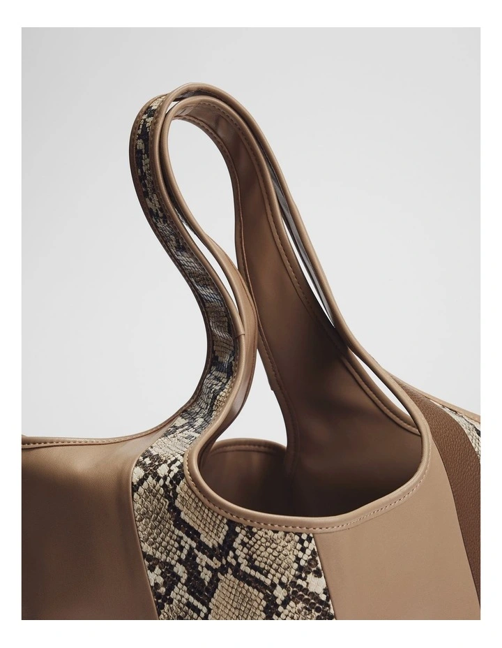 Cr Hobo Shopper in Multi image 3