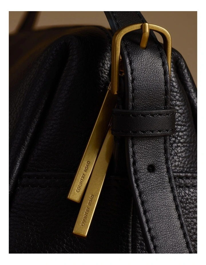 Isla Leather Shoulder Bag in Black image 5