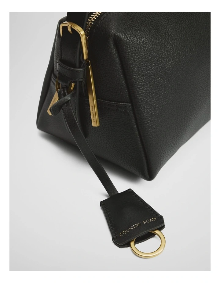 Isla Leather Shoulder Bag in Black image 6