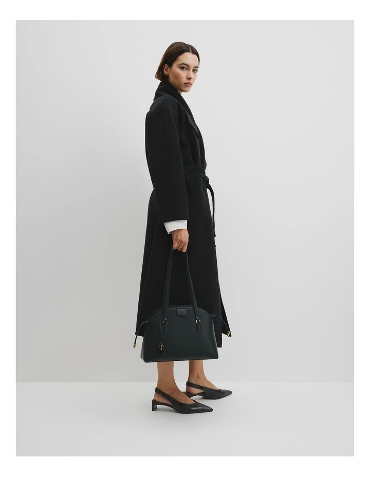 Curve Shoulder Bag in Black image 2