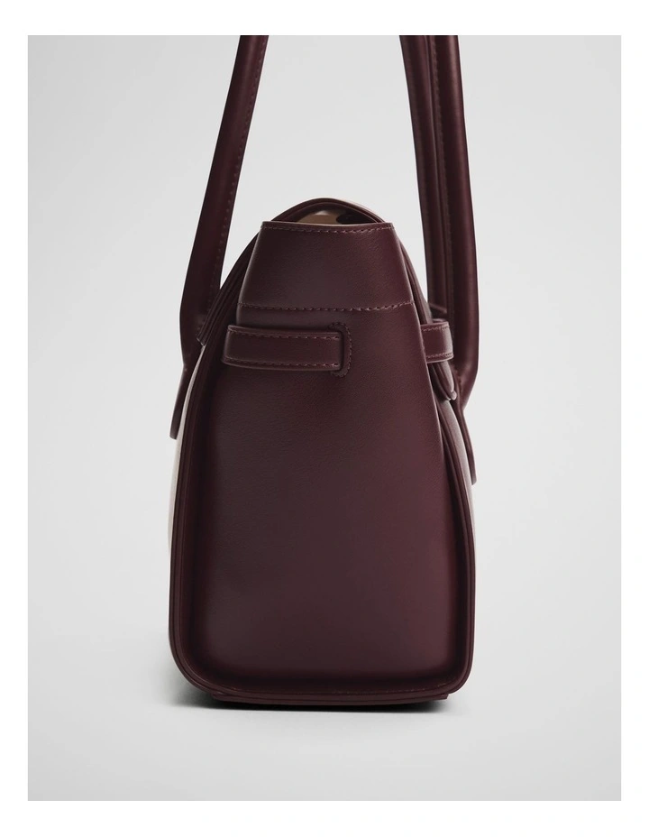 Top Flap Shoulder Bag in Bordeaux image 4
